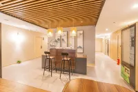 Z-Designer BERPUNKDESIGNCINE Exclusive Capsule Hotel