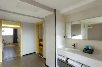 Quanzhou Dehua Yixuan Crossing Hotel (Cidu Avenue Branch)