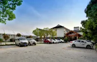 Xitang Holiday Hotel (Xitang Ancient Town Scenic Area) - parcheggio