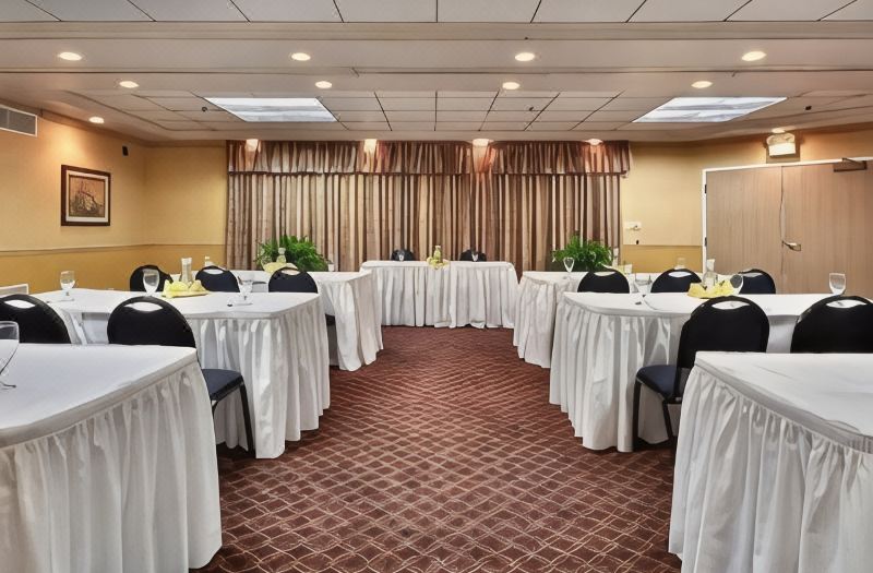 SureStay by Best Western Marion photo 2