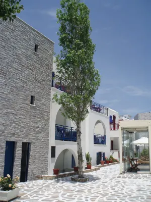 Katerina Roza Studios - Heartfelt Hospitality in the City Hotel di 