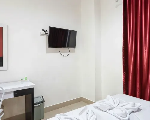 Heine Hotel Hotels in Wanea