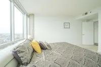 Downtown 2Br Apartment Near Convention Center 2 Bedroom Apts by RedAwning - balcony