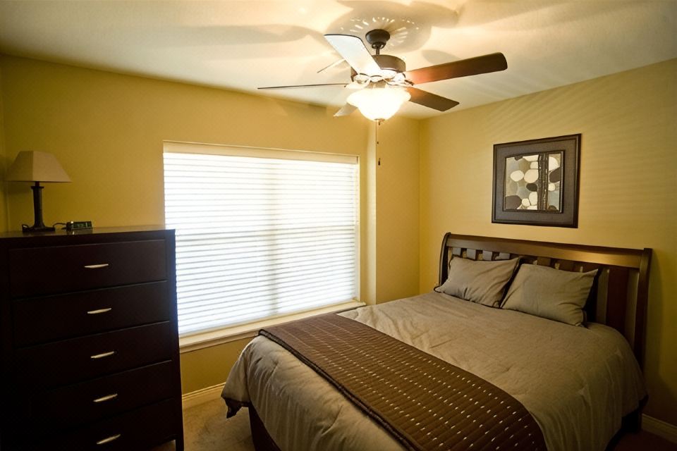 Photo 3 of 6