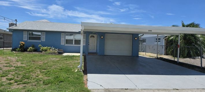 Charming 3-bedroom house in Hudson fl waterfront  with WiFi and AC Отели в г. Паско