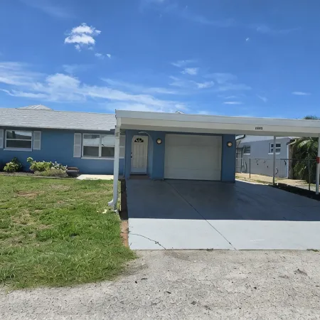 Charming 3-bedroom house in Hudson fl waterfront  with WiFi and AC