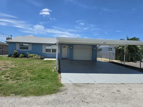 Charming 3-bedroom house in Hudson fl waterfront  with WiFi and AC