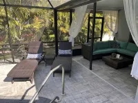 Perfect Home Away, Modern Amenities, Salt Heated Pool ~ Close to S. Venice Beach