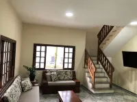 Casa de Praia com Piscina Aquecida, ar Condicionado, Cervejeira e Bilhar!!! - Homestays