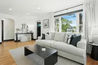 Backyard Bungalow • 2BR Near BTV + Fenced Yard - Homestays