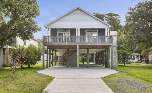 The Golden Gulls -Roomy 3Br/2BA, Near Shops, Food, & Beach-Golfcart Rental - 4성급