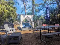 Pet Friendly Historic and Cozy Bungalow in Downtown St. Pete with HUGE BACKYARD - Bungalows