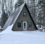 New build A-Frame house in tranquil Houghton Lake with WiFi, AC - WiFi
