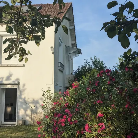 Studio Rénové Avec Jardin à Tours Nord à 3 min du Tram