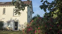 Studio Rénové Avec Jardin à Tours Nord à 3 min du Tram - Condos