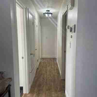 Charming 3-bedroom house with WiFi, AC in Modesto Others