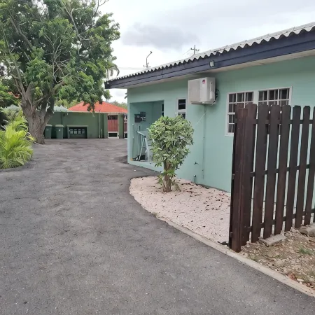 Tropical palm resort is a nice quiet and safe place to stay with friends or fam