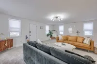 Spacious & Quiet 4 Bd - Large Yard + Fire Pit - WiFi