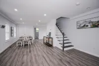 Charming renovated 3-bedroom house in serene Winsted - 4-Star
