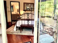 Pond View Cottage Hotels in Buckingham Township