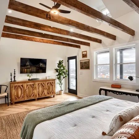 NFL Draft + VIP Fan Basecamp + Close to Acrisure + Hot Tub + Firepit + Views