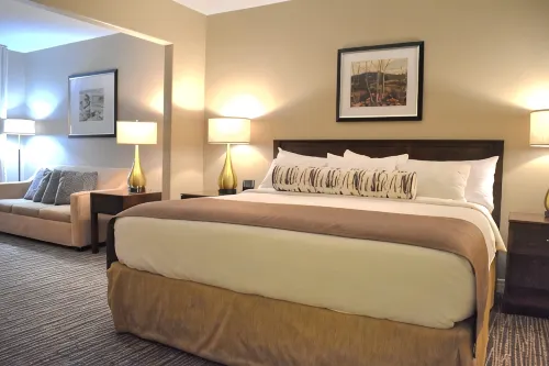 Relax or Explore! Northern Escape Cottage Condo - Country Club! - Homestays
