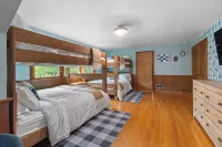 Game Room, Yard Games, and Bunks by Wisconsin River - 4-Star