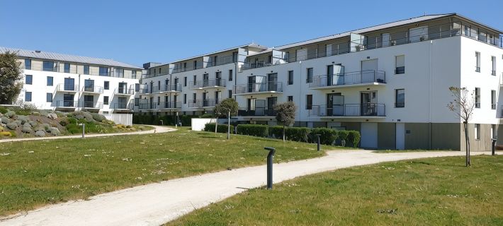 beautiful sea view apartment in Concarneau aux Sables blancs, shared swimming pool 콩카르노 호텔