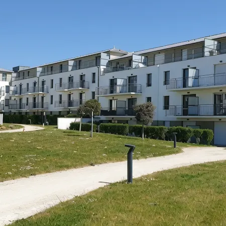 beautiful sea view apartment in Concarneau aux Sables blancs, shared swimming pool