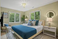 Family Luxury: 5Br, Beach, Kayaks, GameRm, Arcade, MovieRm, PingPong, Fire Pit
