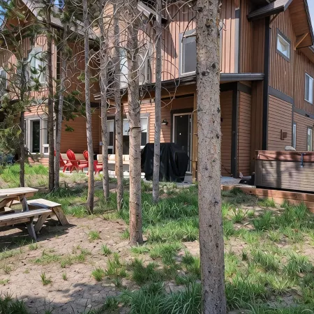 20% Discount on Summer Weekly Stays. Hot Tub, 4 Bd/BA, Steps to Free Bus