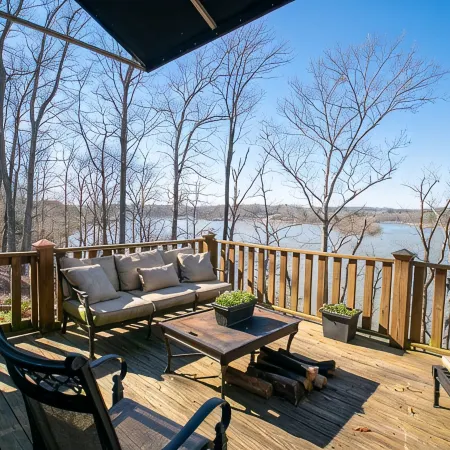 Grace's Retreat - 10 Minutes from I-65 Booking Special for July 13-16