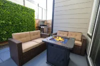 Spacious 4BD Near Denver w/ BBQ, Games & Office - Wifi