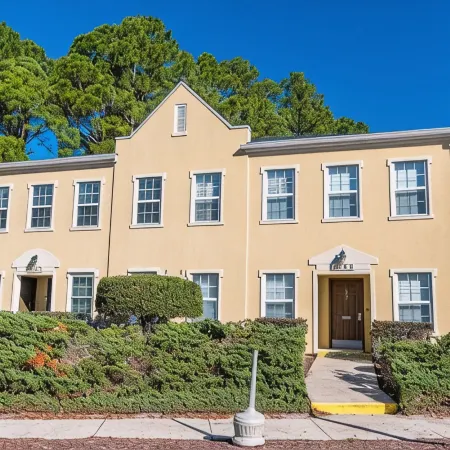 Legends Golf & Beach Getaway! A spacious 3-bedroom apartment.