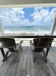 Quaint Cottage On The Beach in the South End