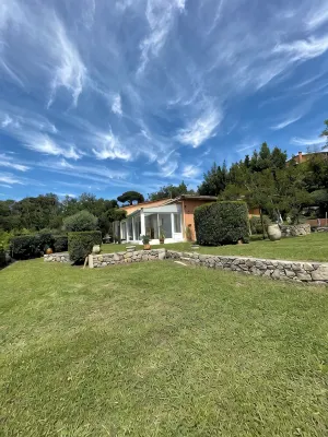 Maison Familiale au Calme, à Seulement 10 Minutes de Grasse Capitale du Parfum