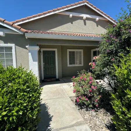 Cozy 4 bedroom family getaway home. Pet friendly home.