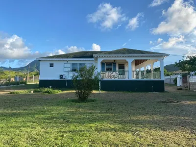 Mango Delight - 3 bedroom Caribbean Vacation Home Hotels in 