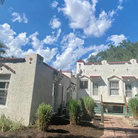 Gulfport 1BR-Semi-Private Beach