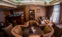 Elegant Hotel & Resort - bar