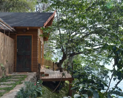 Spectacular Lakefront Cabin with luxury outdoor shower サン・マルコス・ラ・ラグナのホテル