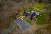 Stowe Woods / Pool, Gym, Tennis Court & BBQ