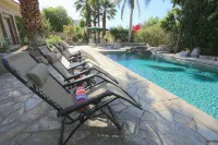 3 Bdrm Luxury. Gourmet Kitchen/Pool/Spa/Walk to Shops. Pets OK. Short/Long Term - 4-Star