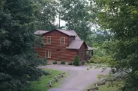 Serene Luxury Mountain Cabin l Hot Tub, Stunning Views & Designer Comforts - Alppimaja