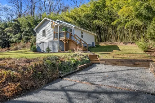 1/4 Mile to Ecusta Trail • Firepit • 1G Fiber Wi-Fi • Bamboo Bungalow - Kitchens