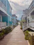 Pelican Point at Sailhouse with Pool and Pier - 4-Star