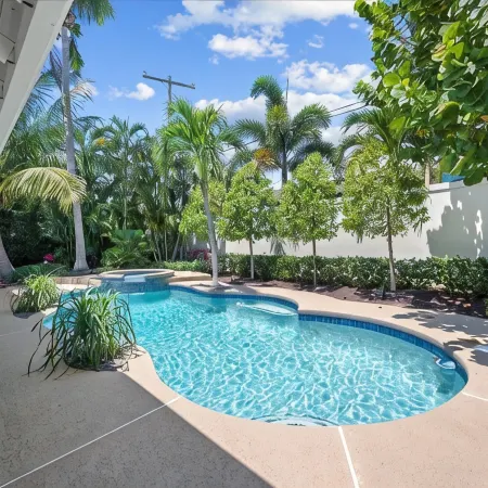 Pool House 1/2 Mile From Downtown Stuart