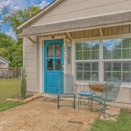Close to Hospital and Downtown, Eastside Bungalow, Dogs Welcome + Fee