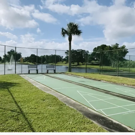 Beautiful 2/2 townhome across from world class Lake Okeechobee Bass fishing !