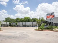 Nogalitos Motel Hotels near Normoyle Park